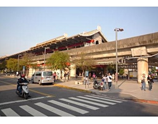 士林捷運溫馨採光雅房 - Image 2