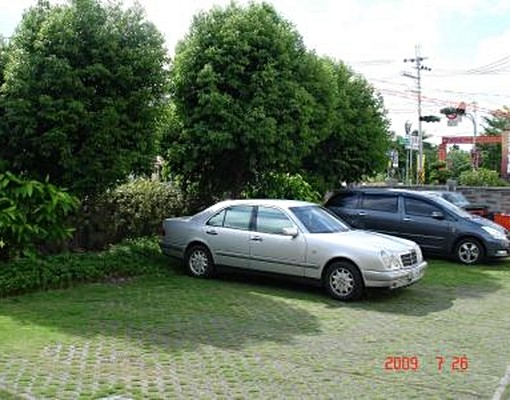 優質獨立套房,清幽庭園別墅附含平面停車位 - Image 3