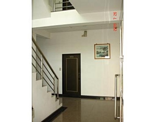 優質獨立套房,清幽庭園別墅附含平面停車位 - Image 6