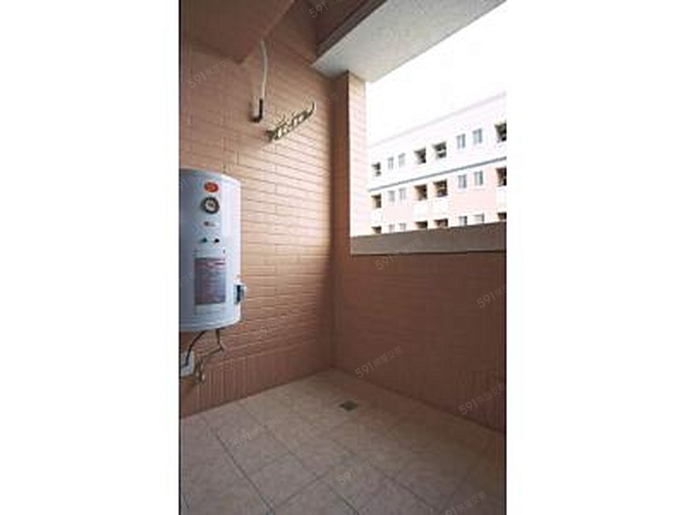 獨立陽台(附曬衣鍊)