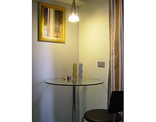 60秒捷運SOGO大遠百優質陽台大套房 - 591租屋網 - Image 2