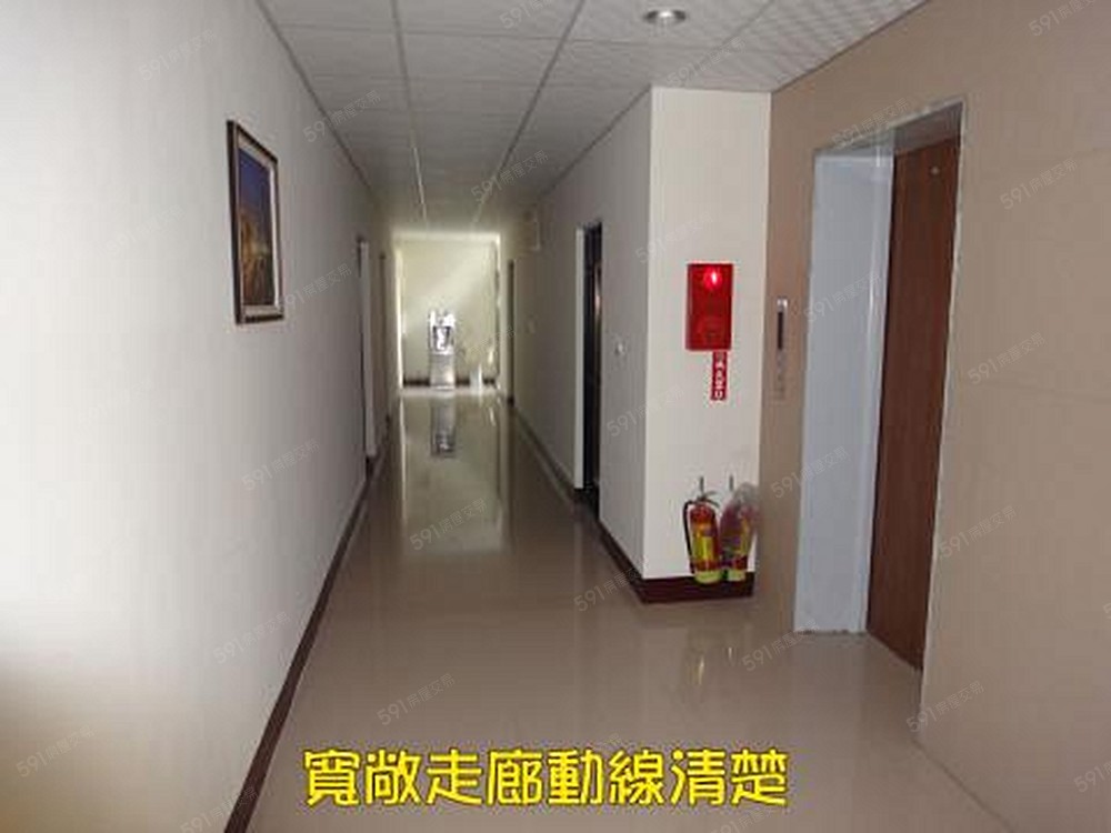 寬敞舒適動線佳冬的走廊