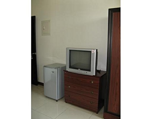 套房出租(採光佳,東區交通方便) - Image 5