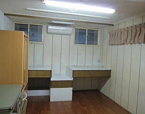 【溫馨純女性雅房出租】近賣場、醫院、市區 - Image 1