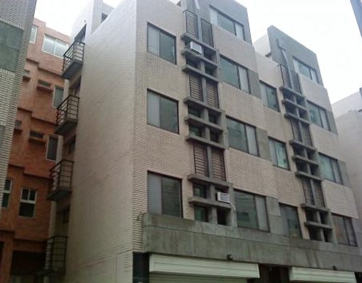 新竹市區套房出租/近台大醫院/光華商圈 - Image 1