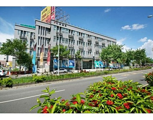 優質套房~附全套家電桌椅,光纖網路 - Image 5
