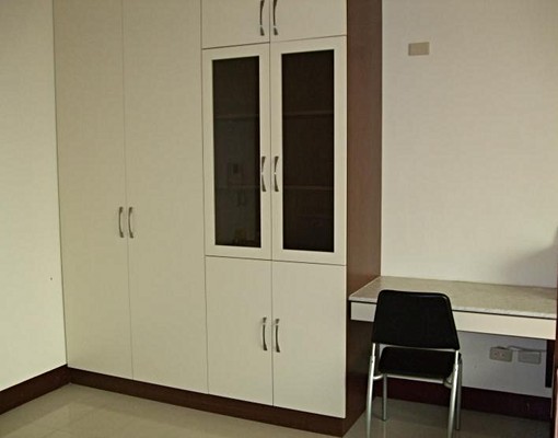 中央麗寶美房出租,交通方便可開伙 - Image 2