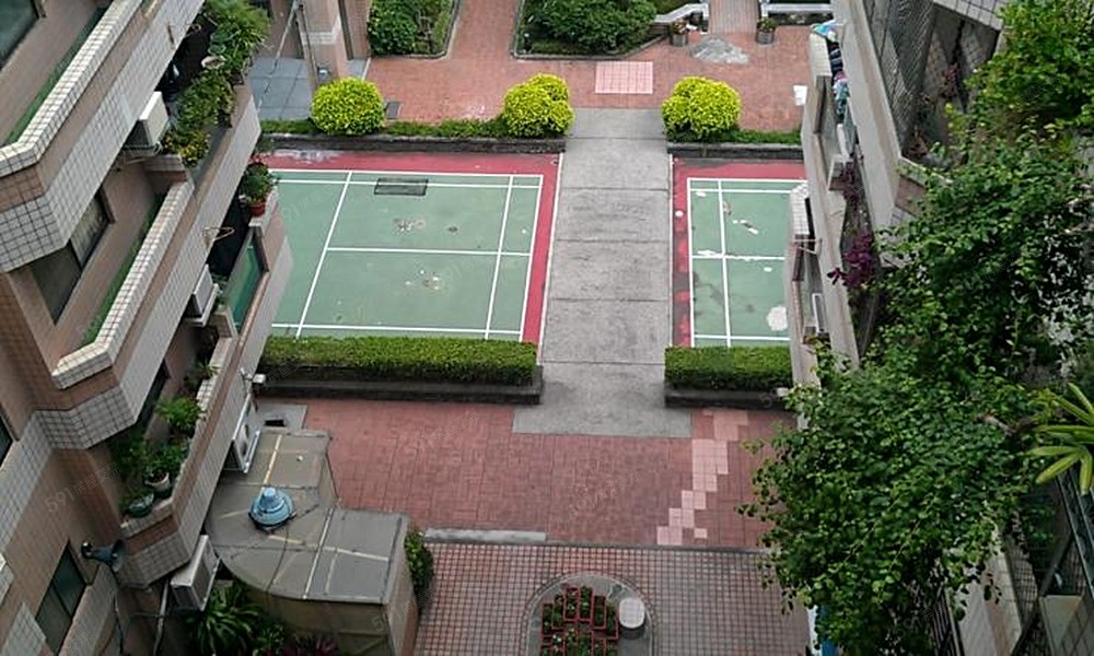 社區設備齊全,出入安全刷卡感應,