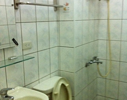 南大路全聯後巷電梯套房有室內機車位 - Image 2