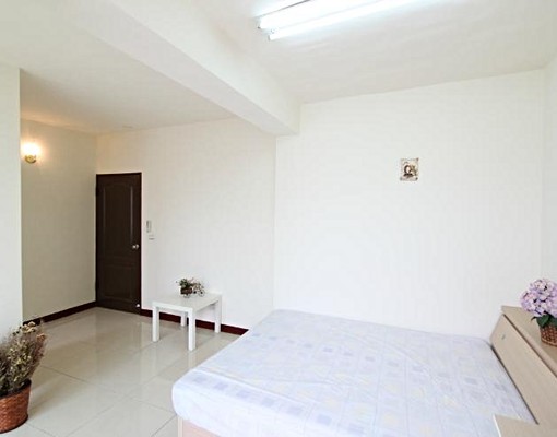 高醫旁安靜雅優風尚套房 - Image 2