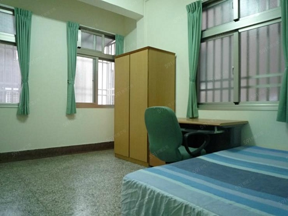 三個大窗戶空氣對流採光好9坪