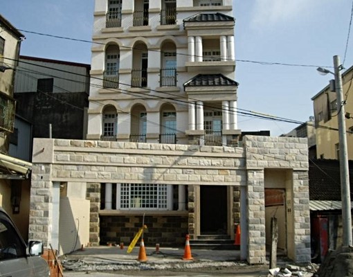 全新中山路城堡豪宅套房，歡迎參觀比較！ - Image 6