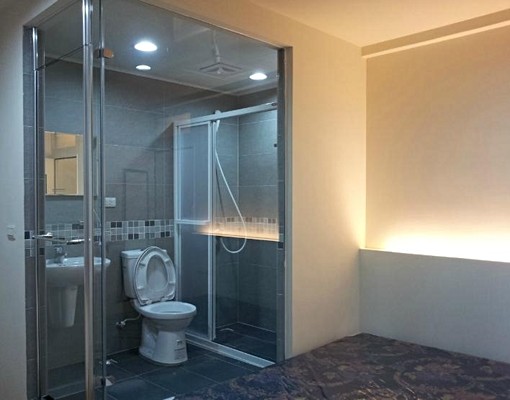 自租光復路門口竹科別墅公車站牌樓上裝潢五星級飯店式寬頻套房 - Image 3