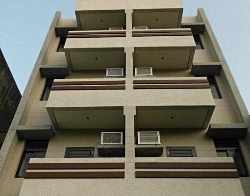 套房出租*獨立陽台*專屬洗衣機*-限女性 - Image 1