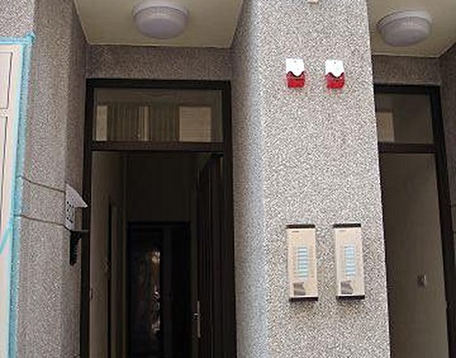 大學1號館優質套房出租(個人洗衣機) - Image 1
