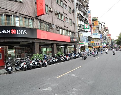 忠義商圈、全聯、麥當勞旁,最近整理翻新 - Image 5