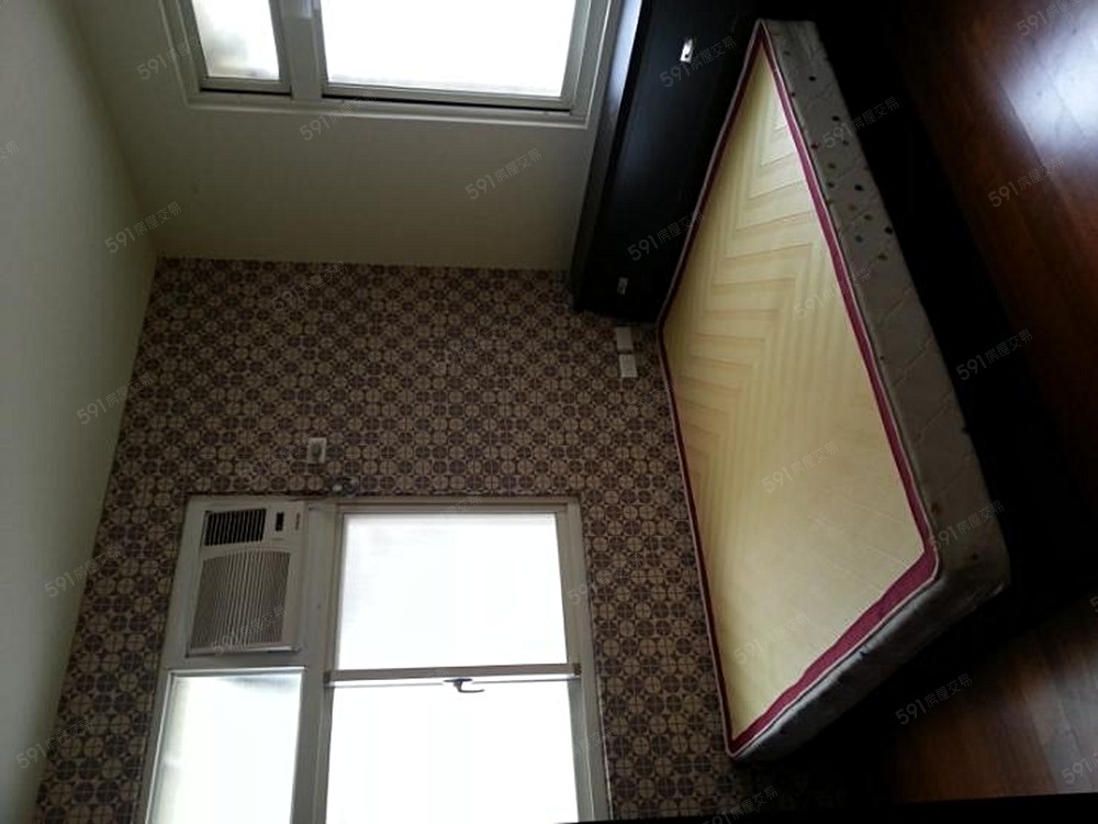 房間開窗,空間明亮