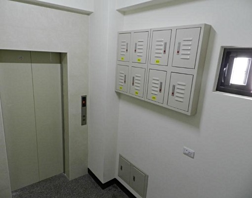 春日路原家樂福對面全新女生專屬獨立電梯套房,採光好! - Image 4