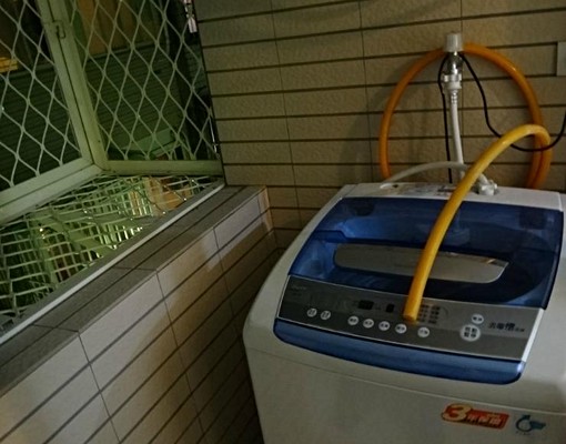 近三重國小捷運站(走路三分鐘)有獨立陽台,可報稅。 - Image 3