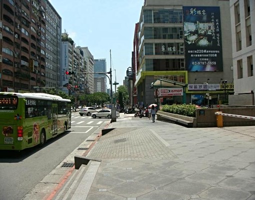 永春捷運五星級套房(全新裝潢名師設計) - Image 2