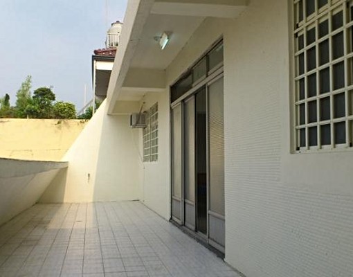 全新套房位於市中心.交通方便. - Image 10