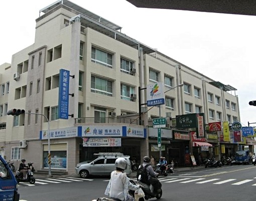 套房出租(採光佳,東區交通方便) - Image 10