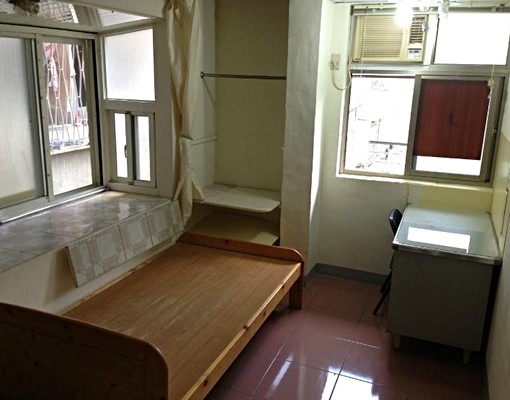 近士林公車和捷運站套房邊間~超大對外窗! - Image 1