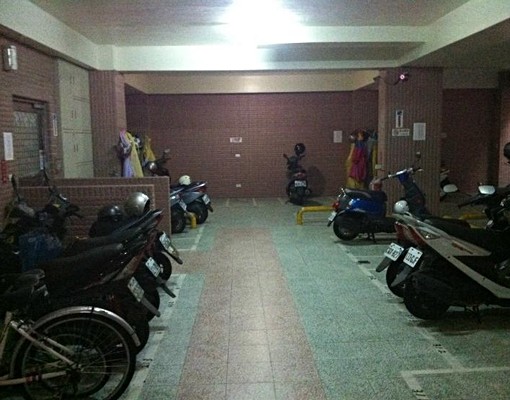 南大路全聯後巷電梯套房有室內機車位 - Image 6