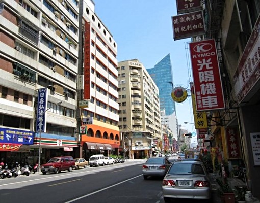 美麗島雙捷運站電梯大樓套房 - Image 10