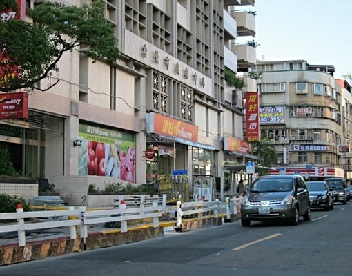 內湖品味現代化超大無線寬頻套房可租屋補貼 - Image 6