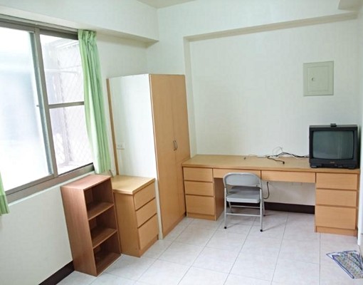 勤益科大學生套房出租,年繳優惠11個月 - Image 1