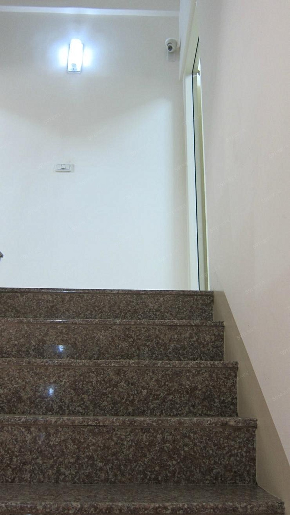 屋內24小時監視器