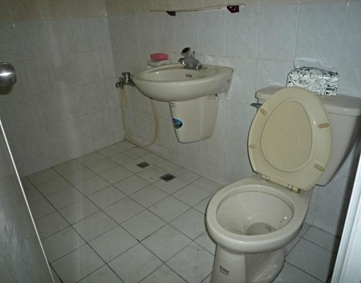 本雅房環境清幽生活機能佳進出有晶片感應卡 - Image 2