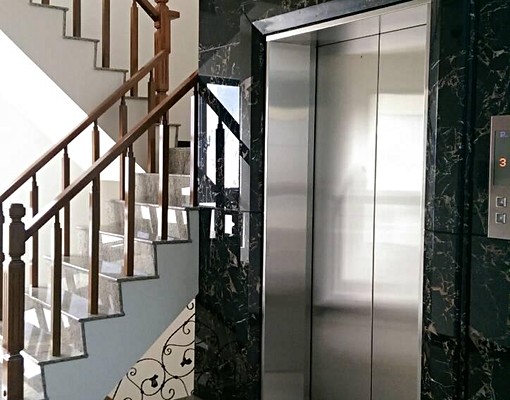 小港醫院旁,鄰餐大,近全新獨立陽台套房 - Image 3