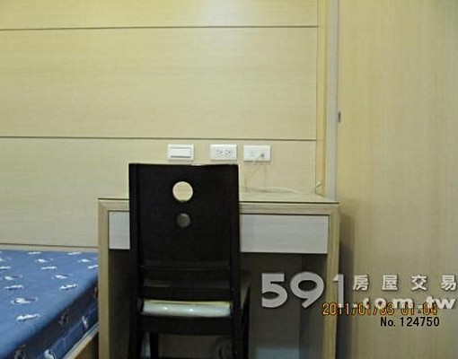 中山國中捷運／時尚裝潢套房／獨立陽台 - Image 4