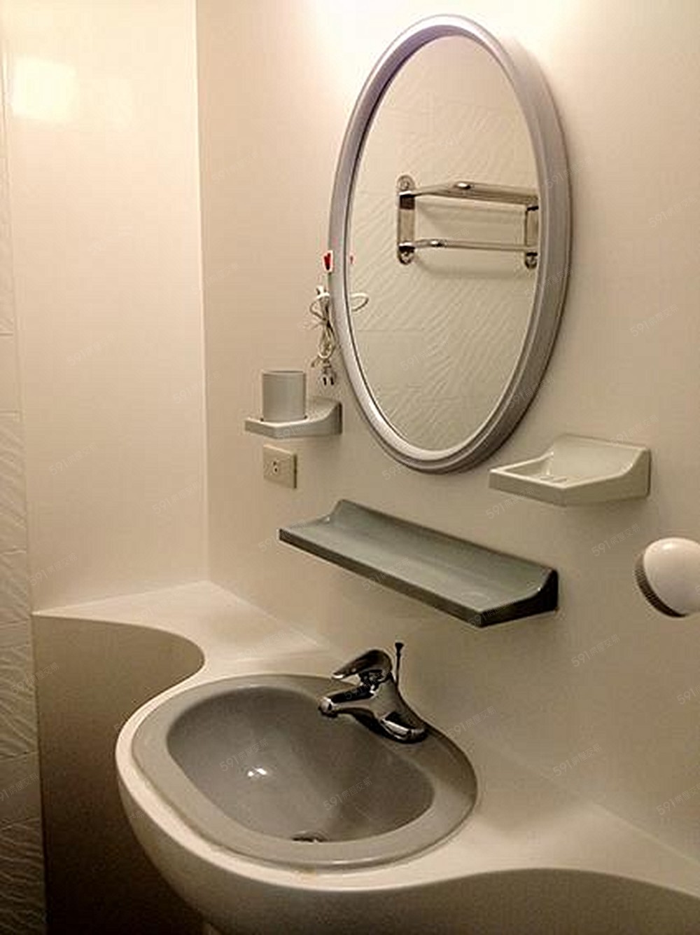 房間二 分租套房/6坪/3F/5,600元