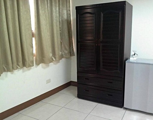 全新大窗採光佳,傢具電全生活機能特佳套房 - Image 3