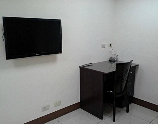 全新大窗採光佳,傢具電全生活機能特佳套房 - Image 6