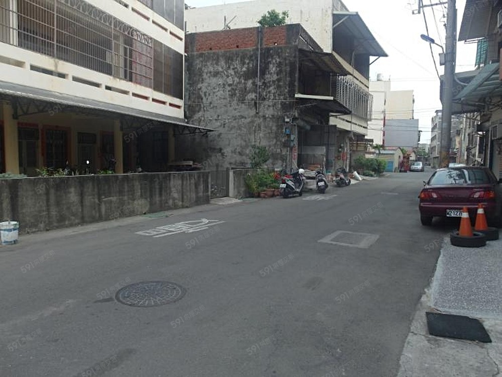 附近許多停車位,還害怕找不到嗎?