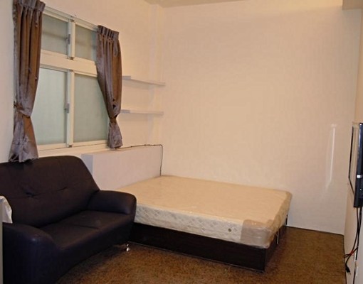 免仲介費❤️近美術館園道，五權車站，國資圖❤️有陽台/獨洗 - Image 4