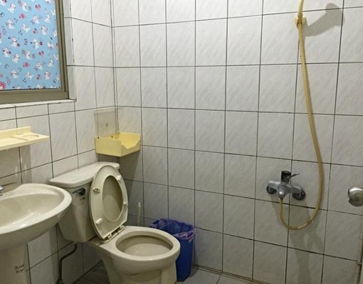 三民路二段優質陽台大套房(專用洗衣機) - Image 3