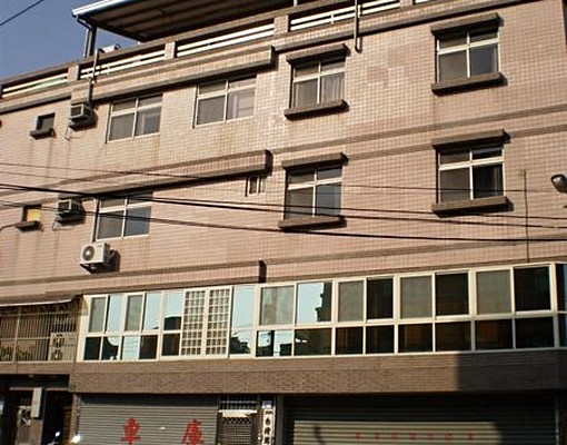 優質分租套房近中興大學住戶單純 - Image 1