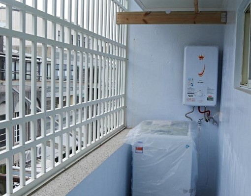配備完善裝潢大套房,獨立陽台洗衣機 - Image 6