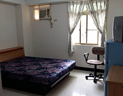 鄰近丹鳳及輔大捷運站,獨立套房不受干擾。限女性入住 - Image 1