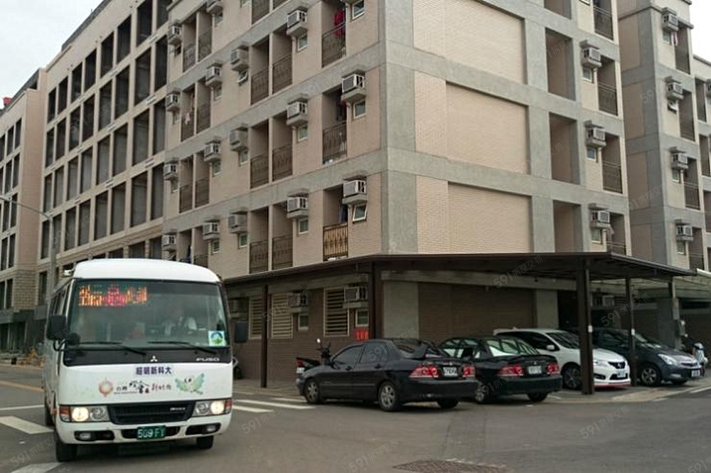 快捷公車經過樓下