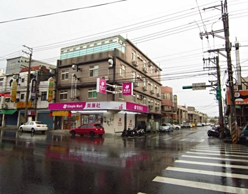 大套房自租,中正路龍吟街口,明亮方便寬敞 - Image 10
