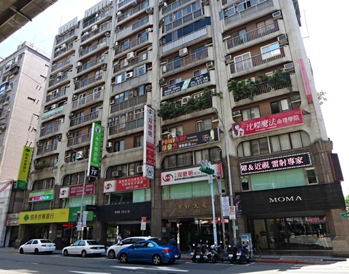 近捷運忠孝復興站sogo百貨旁,全新裝潢 - Image 3