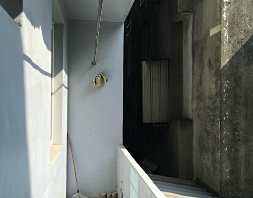 鄰近鬧區與公車總站,交通便利,住宅區。 - Image 5
