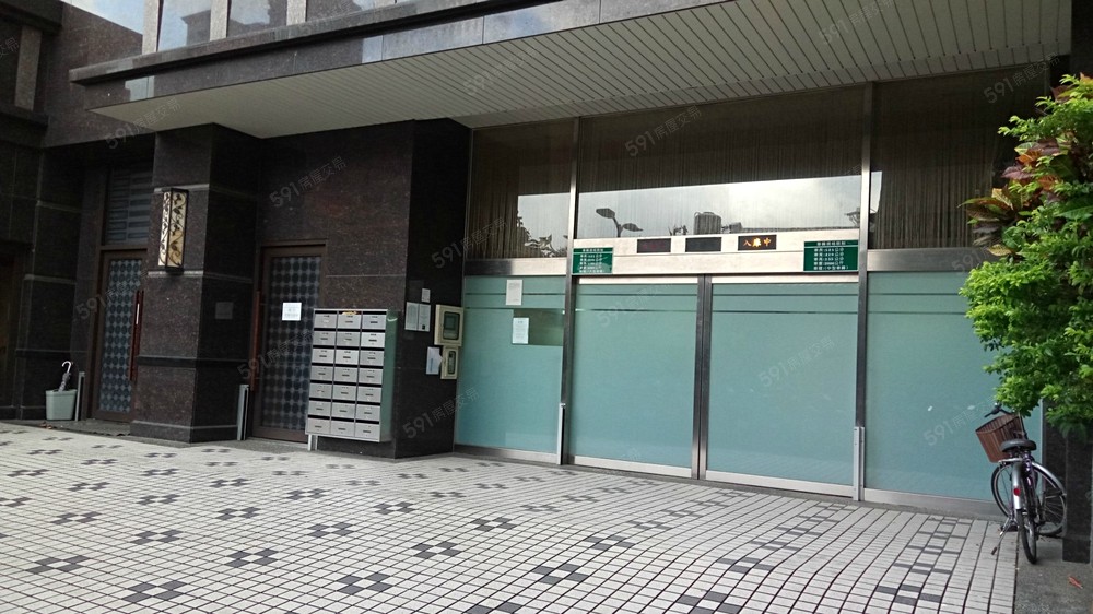 這是車庫的外觀