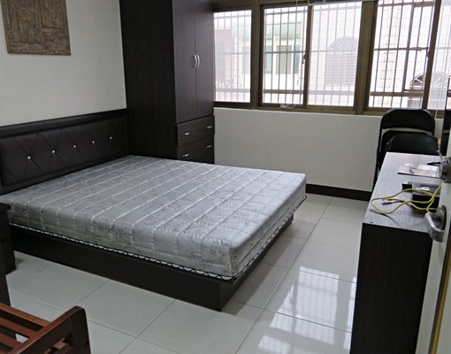 人文地傑~全新8500元電T沙發套房 - Image 1